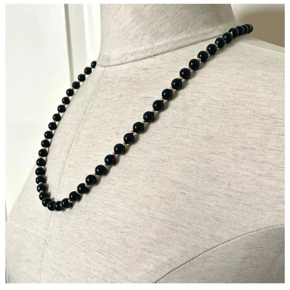 Black and gold tone beaded necklace - Picture 4 of 10